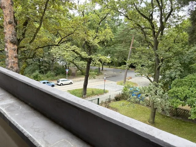 geräumige 2 Zimmer Wohnung mit Balkon und Aufzug — photo 1